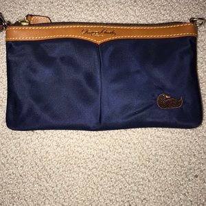 lightly used wristlet dooney & Bourke!!